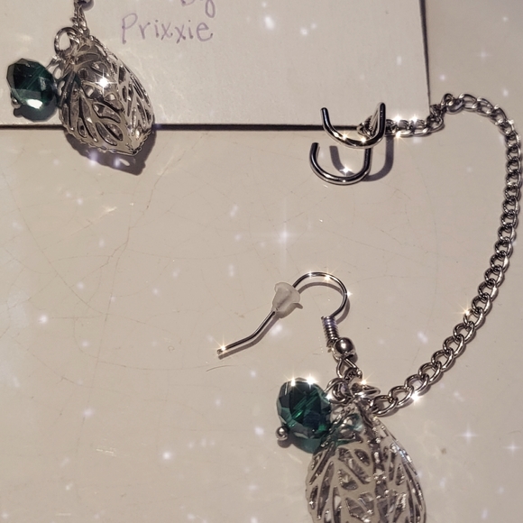 Ear cuff silver earrings - Picture 3 of 3